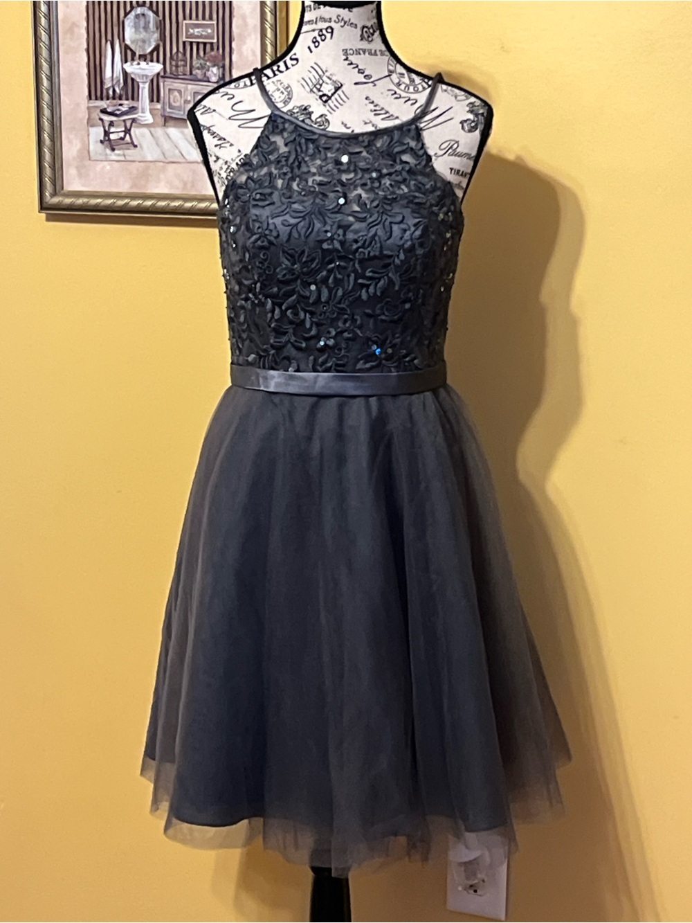 Morilee Madeline Gardner Embroidered Cocktail Dress in Charcoal Sz 8 - Picture 5 of 13